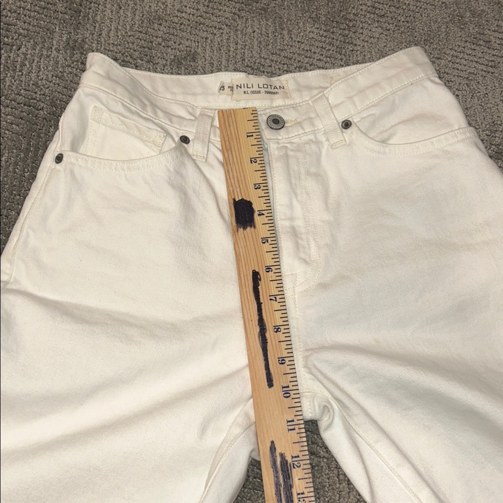 Nili Lotan Boyfriend Bermuda Shorts Cream White Denim Size 25 Raw Hem - Picture 13 of 13